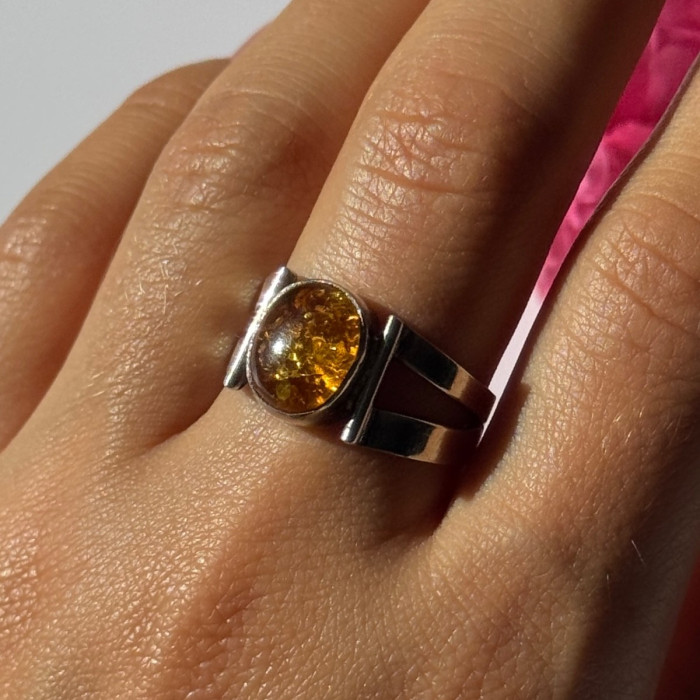 925 Sterling Silver Amber Ring Size 9.5