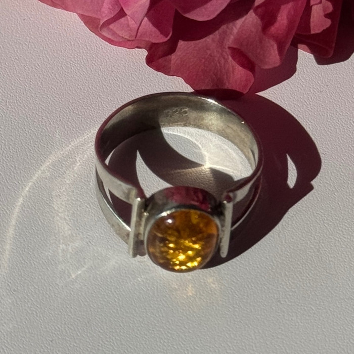 925 Sterling Silver Amber Ring Size 9.5