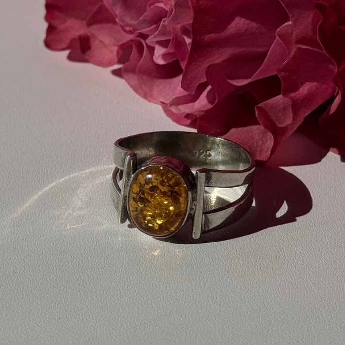 925 Sterling Silver Amber Ring Size 9.5