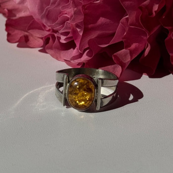 925 Sterling Silver Amber Ring Size 9.5