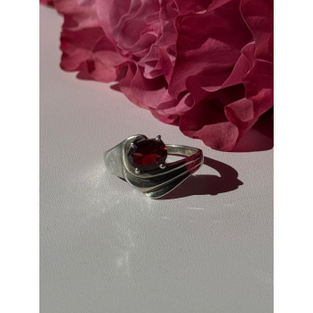 925 Sterling Silver Garnet Ring Size 7.5