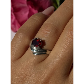 925 Sterling Silver Garnet Ring Size 7.5