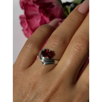 925 Sterling Silver Garnet Ring Size 7.5