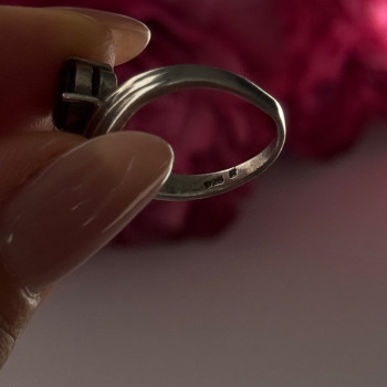 925 Sterling Silver Garnet Ring Size 7.5