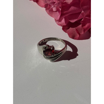 925 Sterling Silver Garnet Ring Size 7.5