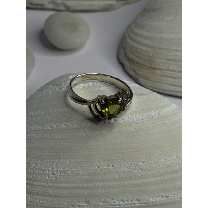925 Sterling Silver Peridot Heart & Beryl Ring Size 8