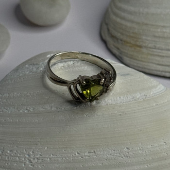 925 Sterling Silver Peridot Heart & Beryl Ring Size 8