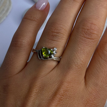 925 Sterling Silver Peridot Heart & Beryl Ring Size 8