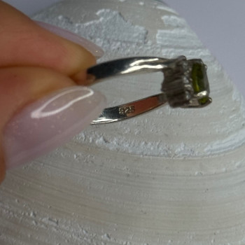 925 Sterling Silver Peridot Heart & Beryl Ring Size 8