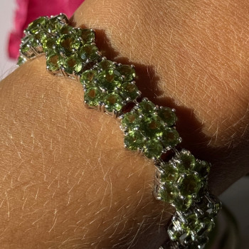925 Sterling Silver Peridot Flower Bracelet 7.5 Inch