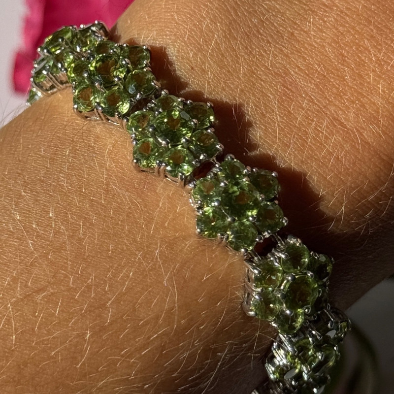 925 Sterling Silver Peridot Flower Bracelet 7.5 Inch