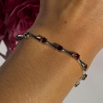 925 Sterling Silver Garnet Bracelet 7 Inch