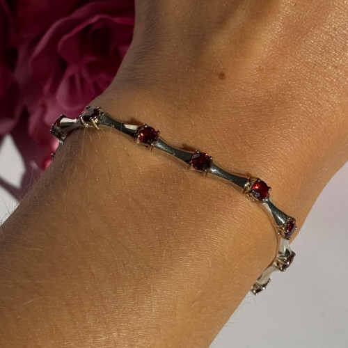 925 Sterling Silver Garnet Bracelet 7 Inch