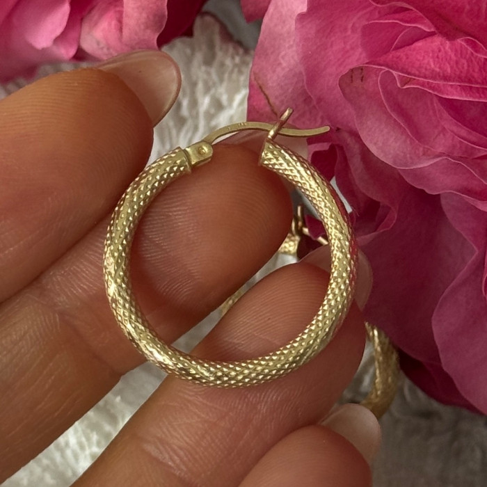 Italy 14K Yellow Gold Hoop Earrings Length 1 Inch