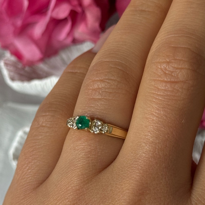 14K Yellow Gold Emerald & Diamond Ring Size 7