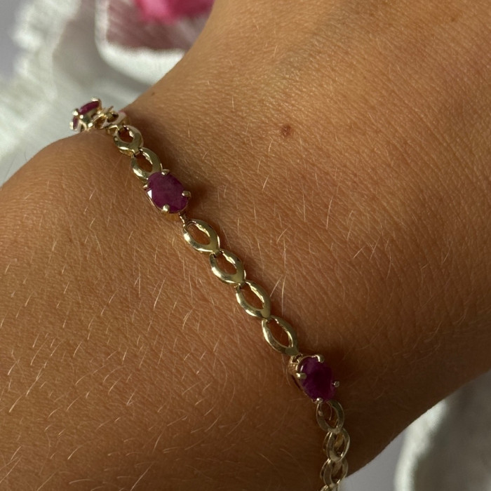 14K Yellow Gold Ruby Bracelet Length 7