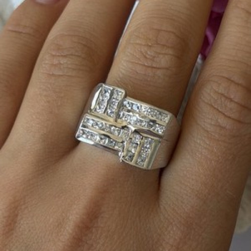 Elegant Design 925 Sterling Silver Beryl Ring Size 10