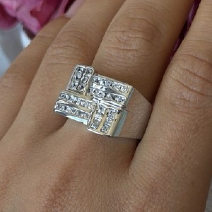 Elegant Design 925 Sterling Silver Beryl Ring Size 10