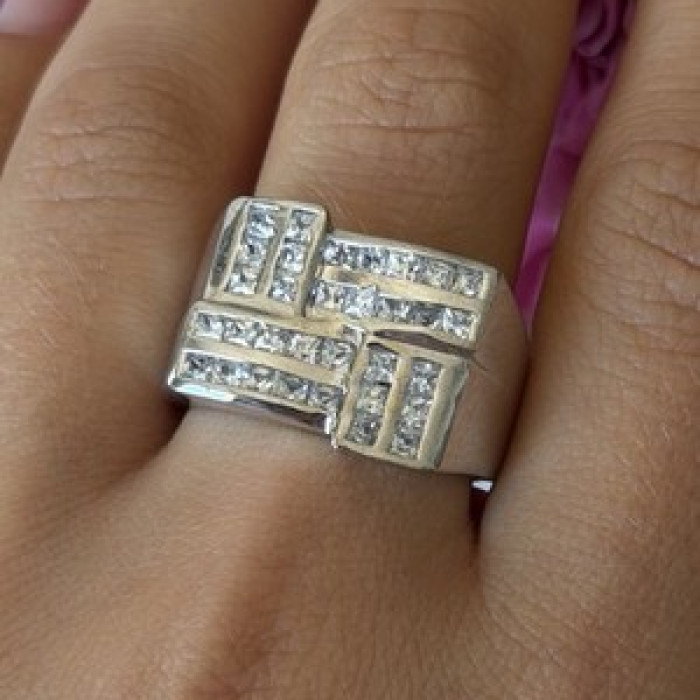 Elegant Design 925 Sterling Silver Beryl Ring Size 10