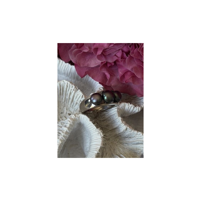 925 Sterling Silver Black Pearl Ring Size 9