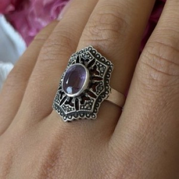 Vintage 925 Sterling Silver Amethyst & Marcasite Ring Size 8
