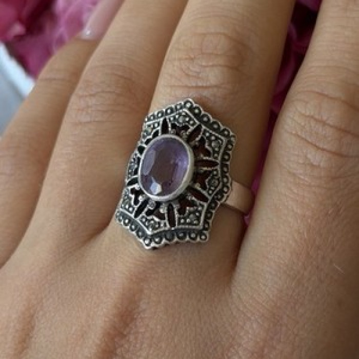 Vintage 925 Sterling Silver Amethyst & Marcasite Ring Size 8