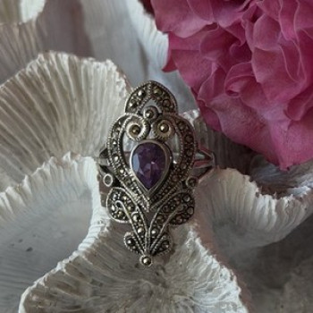 Vintage 925 Sterling Silver Amethyst & Marcasite Ring Size 9