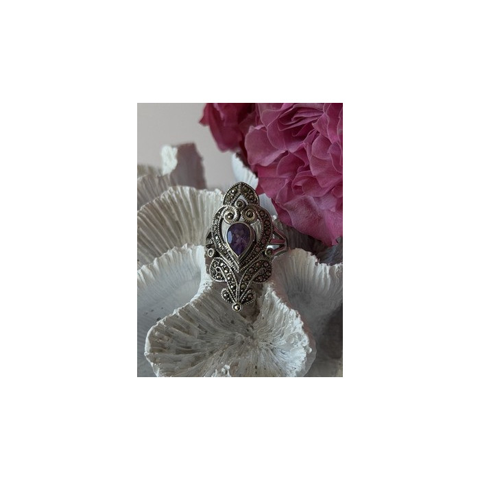 Vintage 925 Sterling Silver Amethyst & Marcasite Ring Size 9