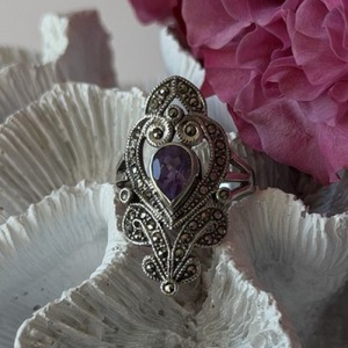 Vintage 925 Sterling Silver Amethyst & Marcasite Ring Size 9