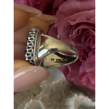 Beautiful 925 Sterling Silver Marcasite Ring Size 5