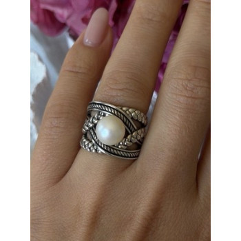 925 Sterling Silver Pearl Ring Size 6