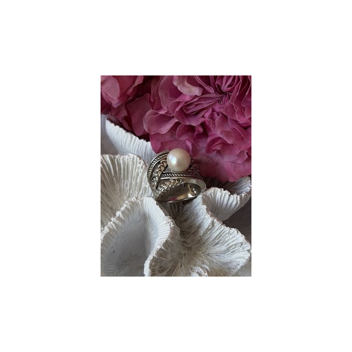 925 Sterling Silver Pearl Ring Size 6