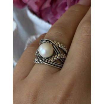925 Sterling Silver Pearl Ring Size 6