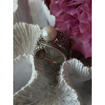 925 Sterling Silver Pearl Ring Size 6
