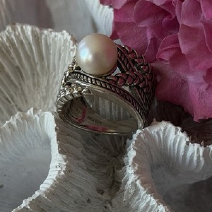 925 Sterling Silver Pearl Ring Size 6