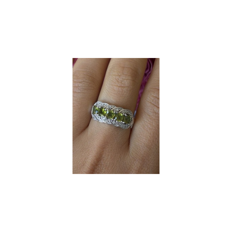 925 Sterling Silver Peridot & Diamond Ring Size 8.5