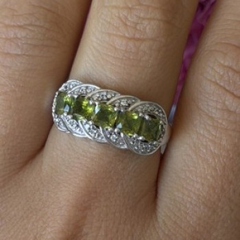 925 Sterling Silver Peridot & Diamond Ring Size 8.5