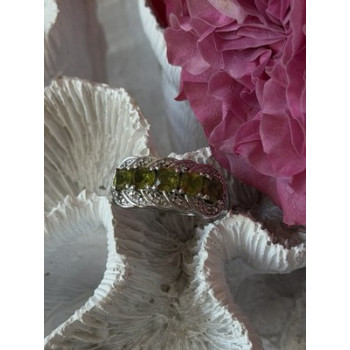 925 Sterling Silver Peridot & Diamond Ring Size 8.5