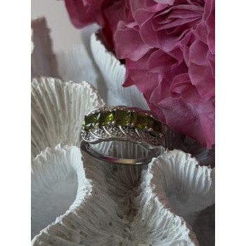 925 Sterling Silver Peridot & Diamond Ring Size 8.5