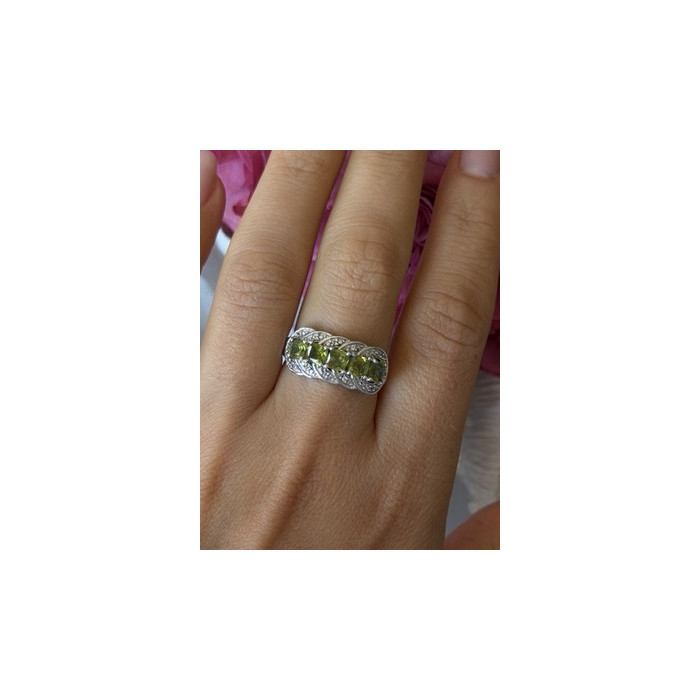 925 Sterling Silver Peridot & Diamond Ring Size 8.5