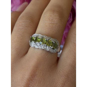 925 Sterling Silver Peridot & Diamond Ring Size 8.5