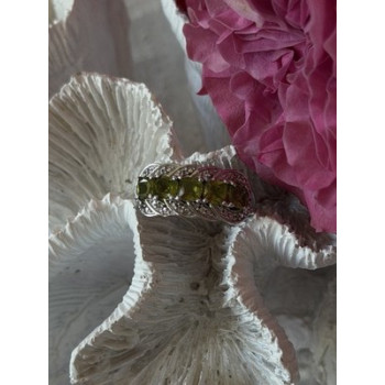 925 Sterling Silver Peridot & Diamond Ring Size 8.5