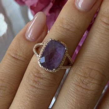 Beautiful 925 Sterling Silver Amethyst Ring Size 5