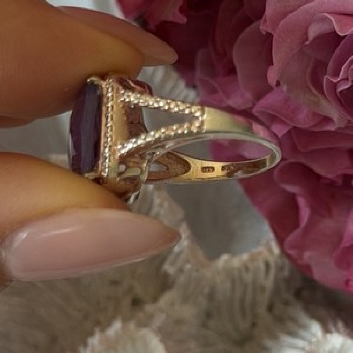Beautiful 925 Sterling Silver Amethyst Ring Size 5