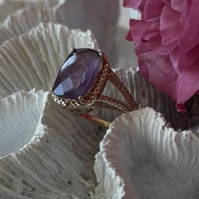 Beautiful 925 Sterling Silver Amethyst Ring Size 5