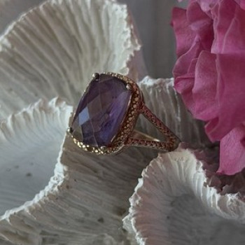 Beautiful 925 Sterling Silver Amethyst Ring Size 5