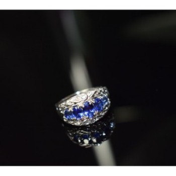 925 Sterling Silver Blue Topaz Ring Size 7.5