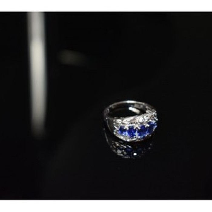 925 Sterling Silver Blue Topaz Ring Size 7.5