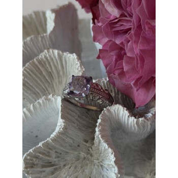 Lovely 925 Sterling Silver Amethyst Ring Size 7