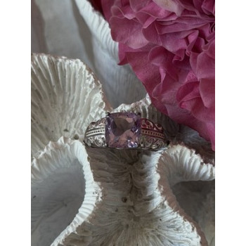Lovely 925 Sterling Silver Amethyst Ring Size 7
